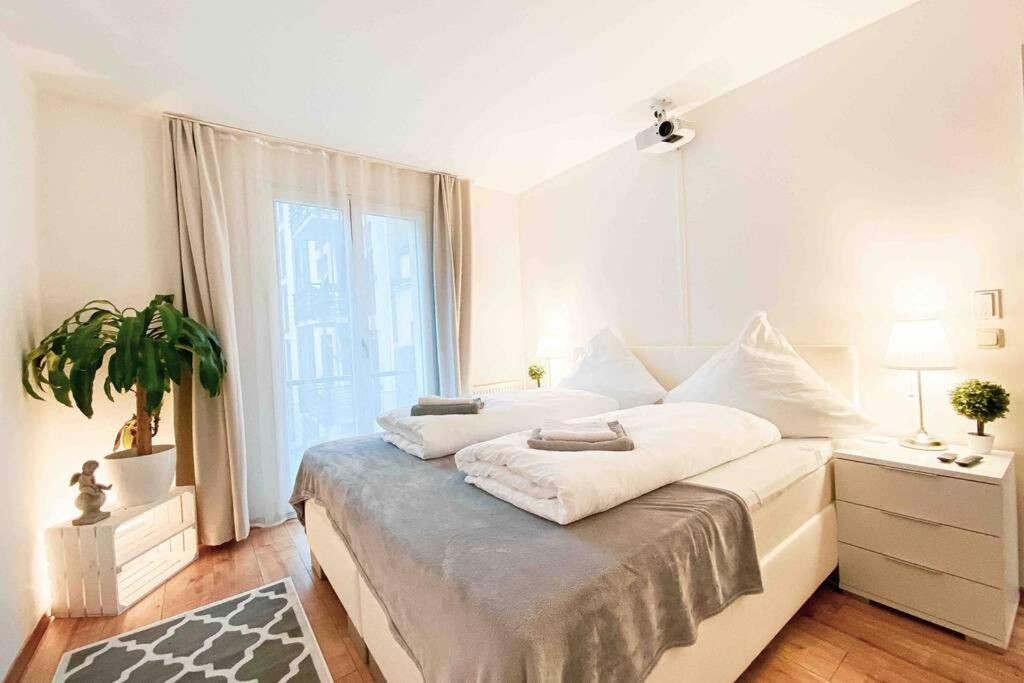 Luxury Home Cinema 2R Apt + Balcony / 65M² Leipzig Exteriör bild